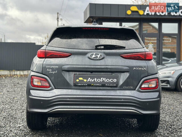 Серый Хендай Kona Electric, объемом двигателя 0 л и пробегом 167 тыс. км за 17700 $, фото 16 на Automoto.ua