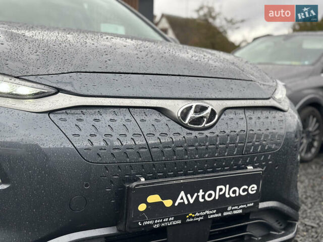 Серый Хендай Kona Electric, объемом двигателя 0 л и пробегом 167 тыс. км за 17700 $, фото 7 на Automoto.ua