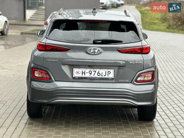Серый Хендай Kona Electric, объемом двигателя 0 л и пробегом 158 тыс. км за 16300 $, фото 6 на Automoto.ua