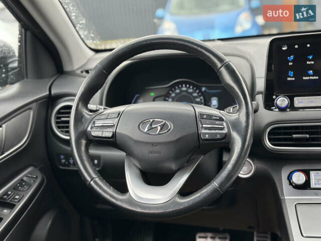 Серый Хендай Kona Electric, объемом двигателя 0 л и пробегом 167 тыс. км за 17700 $, фото 36 на Automoto.ua