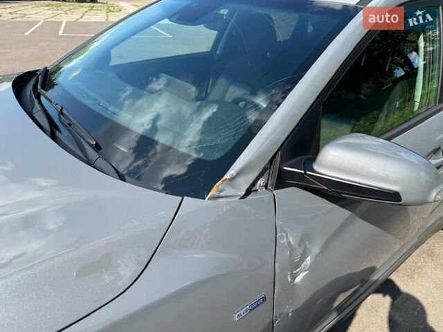 Серый Хендай Kona Electric, объемом двигателя 0 л и пробегом 44 тыс. км за 13400 $, фото 6 на Automoto.ua