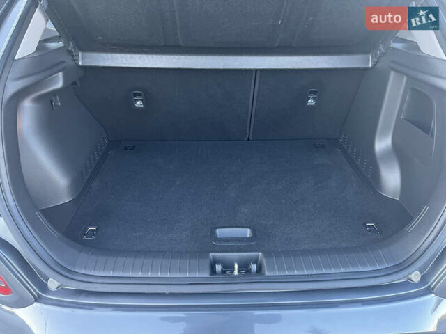 Сірий Хендай Kona Electric, об'ємом двигуна 0 л та пробігом 31 тис. км за 15500 $, фото 32 на Automoto.ua