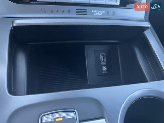 Серый Хендай Kona Electric, объемом двигателя 0 л и пробегом 31 тыс. км за 15450 $, фото 33 на Automoto.ua