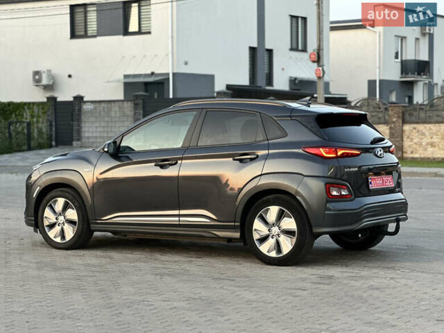 Серый Хендай Kona Electric, объемом двигателя 0 л и пробегом 159 тыс. км за 16900 $, фото 10 на Automoto.ua