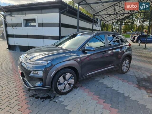 Серый Хендай Kona Electric, объемом двигателя 0 л и пробегом 42 тыс. км за 16200 $, фото 18 на Automoto.ua