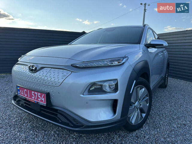 Серый Хендай Kona Electric, объемом двигателя 0 л и пробегом 109 тыс. км за 18450 $, фото 14 на Automoto.ua