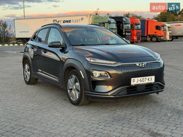 Сірий Хендай Kona Electric, об'ємом двигуна 0 л та пробігом 114 тис. км за 17999 $, фото 24 на Automoto.ua