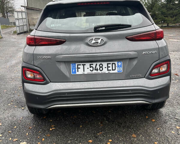 Сірий Хендай Kona Electric, об'ємом двигуна 0 л та пробігом 56 тис. км за 15400 $, фото 8 на Automoto.ua