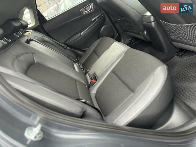 Серый Хендай Kona Electric, объемом двигателя 0 л и пробегом 167 тыс. км за 17700 $, фото 45 на Automoto.ua