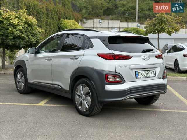 Серый Хендай Kona Electric, объемом двигателя 0 л и пробегом 26 тыс. км за 18850 $, фото 28 на Automoto.ua