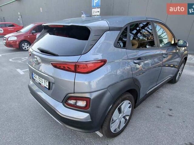 Сірий Хендай Kona Electric, об'ємом двигуна 0 л та пробігом 79 тис. км за 18500 $, фото 15 на Automoto.ua