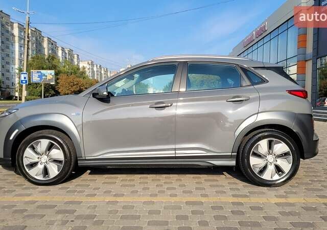 Сірий Хендай Kona Electric, об'ємом двигуна 0 л та пробігом 84 тис. км за 15700 $, фото 7 на Automoto.ua