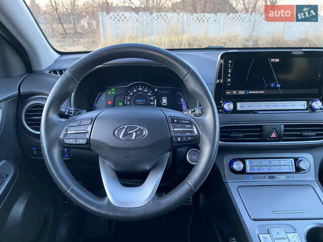 Серый Хендай Kona Electric, объемом двигателя 0 л и пробегом 104 тыс. км за 17200 $, фото 36 на Automoto.ua