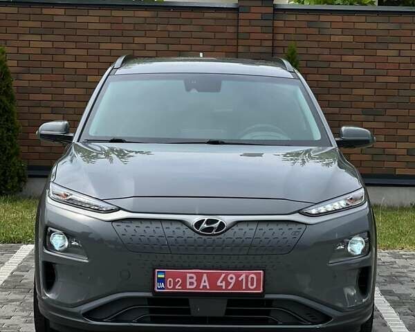 Серый Хендай Kona Electric, объемом двигателя 0 л и пробегом 117 тыс. км за 17990 $, фото 1 на Automoto.ua