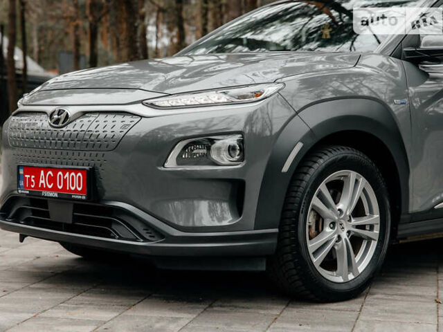 Сірий Хендай Kona Electric, об'ємом двигуна 0 л та пробігом 54 тис. км за 16650 $, фото 2 на Automoto.ua