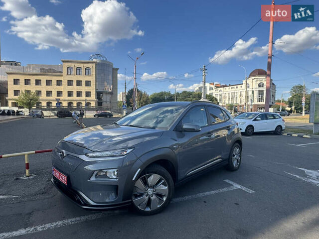 Серый Хендай Kona Electric, объемом двигателя 0 л и пробегом 135 тыс. км за 18999 $, фото 5 на Automoto.ua