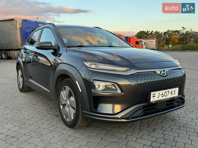 Сірий Хендай Kona Electric, об'ємом двигуна 0 л та пробігом 114 тис. км за 17999 $, фото 5 на Automoto.ua