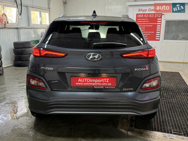 Серый Хендай Kona Electric, объемом двигателя 0 л и пробегом 36 тыс. км за 20700 $, фото 19 на Automoto.ua