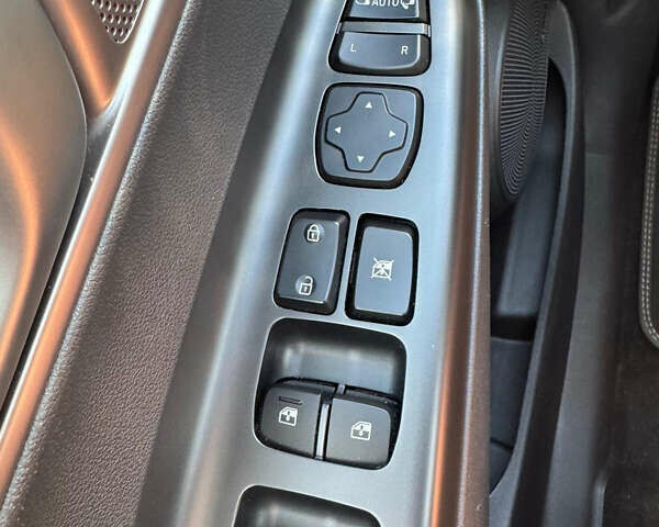 Серый Хендай Kona Electric, объемом двигателя 0 л и пробегом 44 тыс. км за 13400 $, фото 19 на Automoto.ua