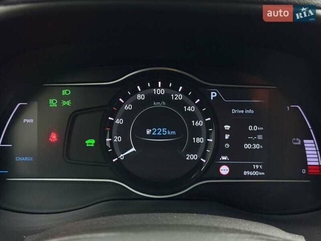 Сірий Хендай Kona Electric, об'ємом двигуна 0 л та пробігом 89 тис. км за 18340 $, фото 18 на Automoto.ua