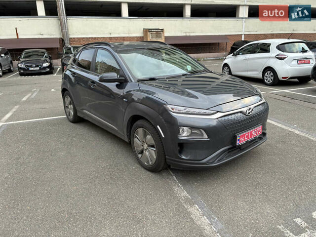 Серый Хендай Kona Electric, объемом двигателя 0 л и пробегом 117 тыс. км за 18800 $, фото 2 на Automoto.ua