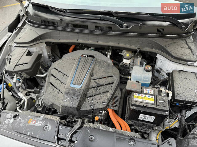 Серый Хендай Kona Electric, объемом двигателя 0 л и пробегом 26 тыс. км за 18850 $, фото 37 на Automoto.ua