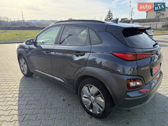 Серый Хендай Kona Electric, объемом двигателя 0 л и пробегом 69 тыс. км за 19300 $, фото 11 на Automoto.ua