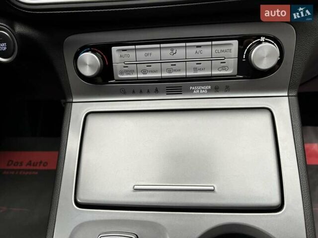 Серый Хендай Kona Electric, объемом двигателя 0 л и пробегом 78 тыс. км за 19500 $, фото 68 на Automoto.ua