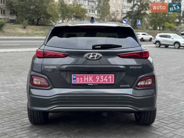 Сірий Хендай Kona Electric, об'ємом двигуна 0 л та пробігом 88 тис. км за 18700 $, фото 6 на Automoto.ua