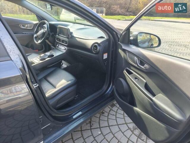 Серый Хендай Kona Electric, объемом двигателя 0 л и пробегом 122 тыс. км за 16550 $, фото 36 на Automoto.ua