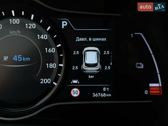 Серый Хендай Kona Electric, объемом двигателя 0 л и пробегом 36 тыс. км за 20700 $, фото 54 на Automoto.ua