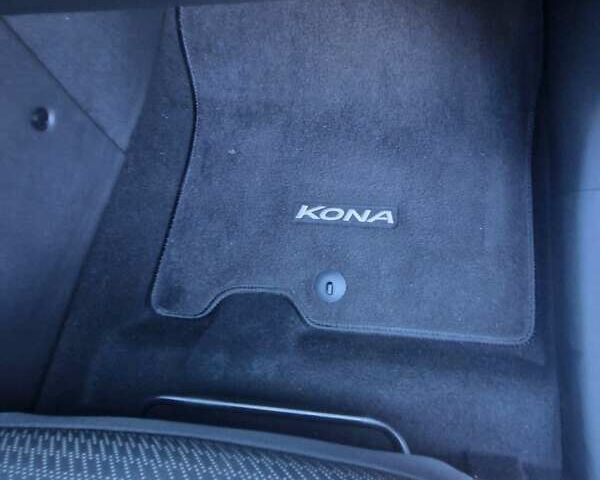 Сірий Хендай Kona Electric, об'ємом двигуна 0 л та пробігом 79 тис. км за 18500 $, фото 33 на Automoto.ua