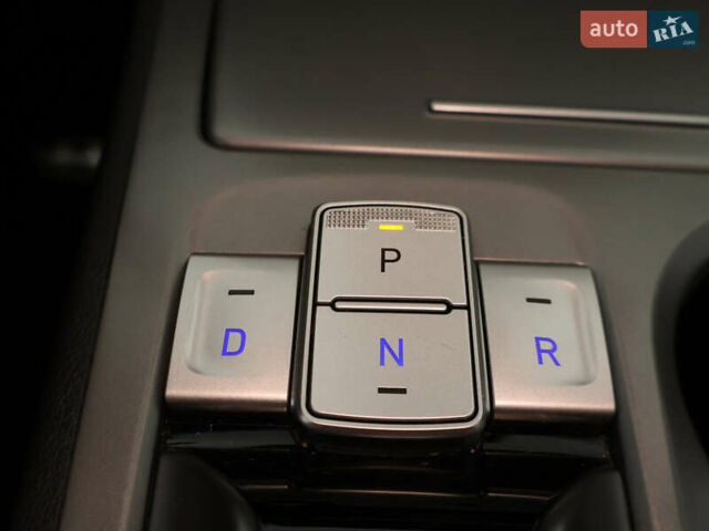 Серый Хендай Kona Electric, объемом двигателя 0 л и пробегом 155 тыс. км за 17400 $, фото 19 на Automoto.ua