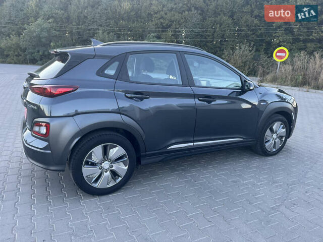 Сірий Хендай Kona Electric, об'ємом двигуна 0 л та пробігом 31 тис. км за 15500 $, фото 5 на Automoto.ua