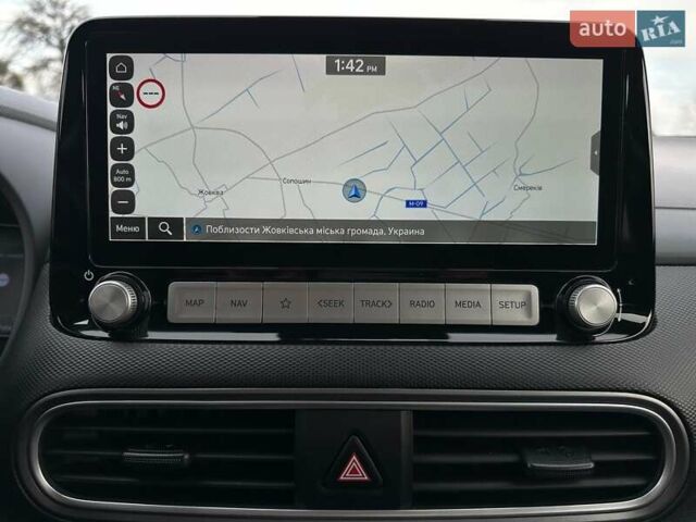 Сірий Хендай Kona Electric, об'ємом двигуна 0 л та пробігом 76 тис. км за 20500 $, фото 64 на Automoto.ua