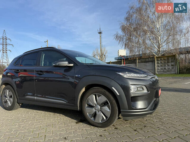 Серый Хендай Kona Electric, объемом двигателя 0 л и пробегом 69 тыс. км за 19300 $, фото 6 на Automoto.ua