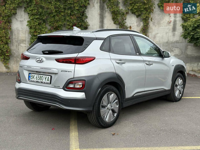 Серый Хендай Kona Electric, объемом двигателя 0 л и пробегом 26 тыс. км за 18850 $, фото 21 на Automoto.ua