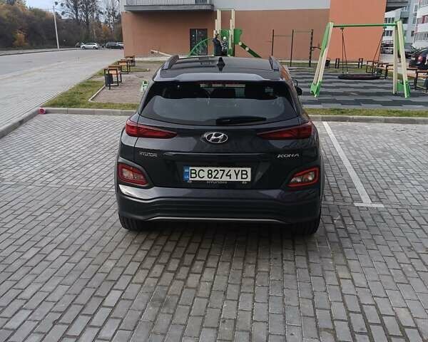 Серый Хендай Kona Electric, объемом двигателя 0 л и пробегом 80 тыс. км за 17300 $, фото 10 на Automoto.ua