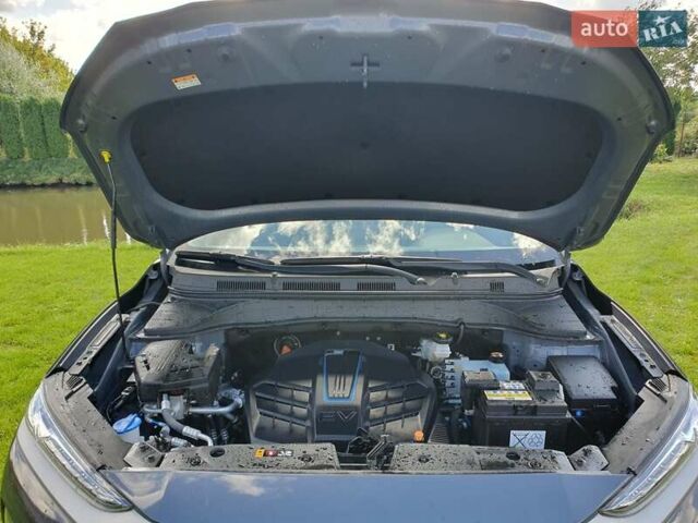 Серый Хендай Kona Electric, объемом двигателя 0 л и пробегом 135 тыс. км за 17100 $, фото 5 на Automoto.ua