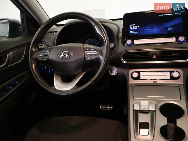 Серый Хендай Kona Electric, объемом двигателя 0 л и пробегом 155 тыс. км за 17400 $, фото 5 на Automoto.ua