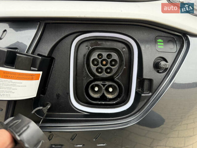 Серый Хендай Kona Electric, объемом двигателя 0 л и пробегом 52 тыс. км за 19000 $, фото 36 на Automoto.ua