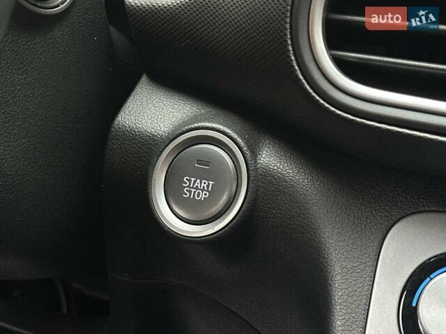 Сірий Хендай Kona Electric, об'ємом двигуна 0 л та пробігом 63 тис. км за 18500 $, фото 38 на Automoto.ua