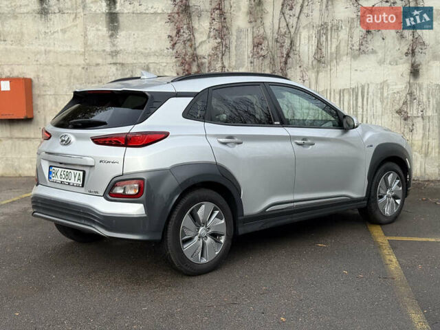 Серый Хендай Kona Electric, объемом двигателя 0 л и пробегом 26 тыс. км за 18850 $, фото 14 на Automoto.ua