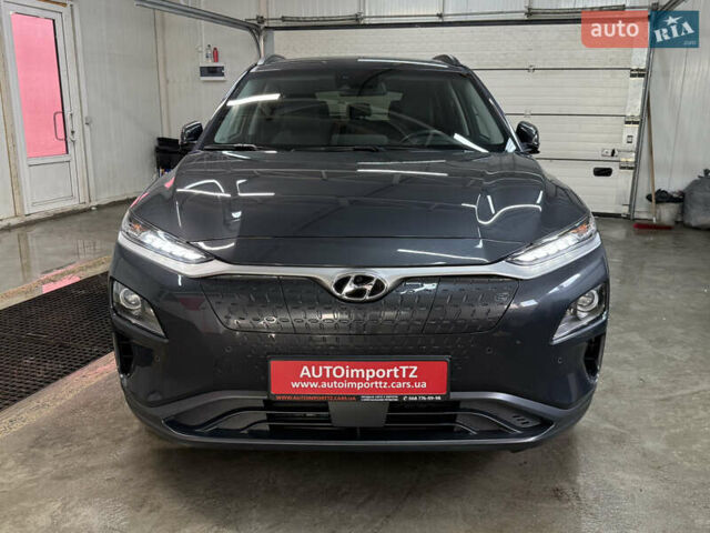 Серый Хендай Kona Electric, объемом двигателя 0 л и пробегом 36 тыс. км за 20700 $, фото 13 на Automoto.ua