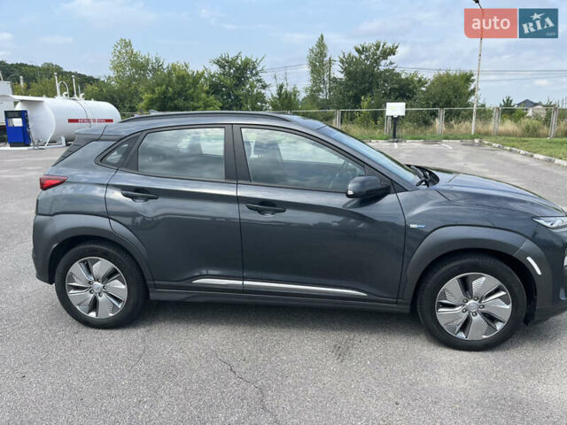 Серый Хендай Kona Electric, объемом двигателя 0 л и пробегом 49 тыс. км за 14900 $, фото 70 на Automoto.ua