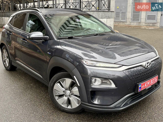 Серый Хендай Kona Electric, объемом двигателя 0 л и пробегом 130 тыс. км за 18500 $, фото 19 на Automoto.ua