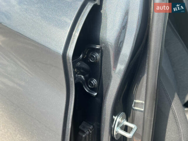 Серый Хендай Kona Electric, объемом двигателя 0 л и пробегом 49 тыс. км за 14900 $, фото 51 на Automoto.ua