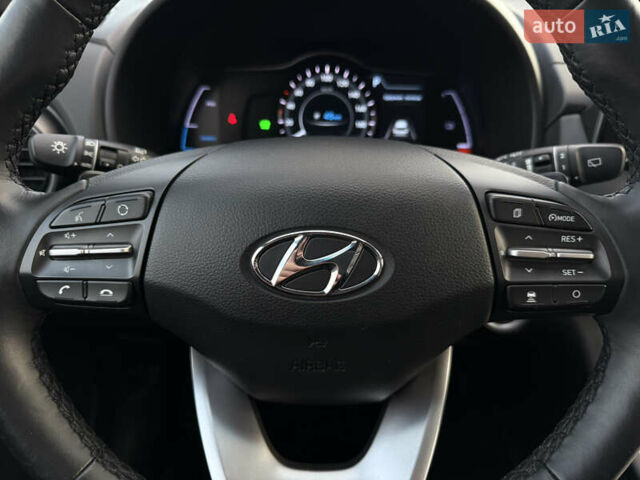 Серый Хендай Kona Electric, объемом двигателя 0 л и пробегом 36 тыс. км за 20700 $, фото 47 на Automoto.ua