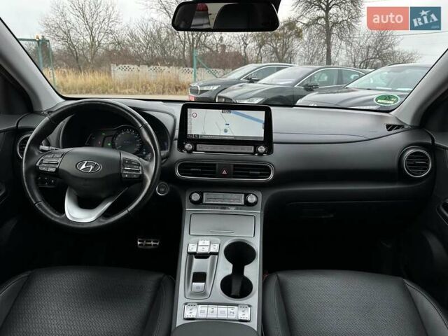 Сірий Хендай Kona Electric, об'ємом двигуна 0 л та пробігом 76 тис. км за 20500 $, фото 77 на Automoto.ua
