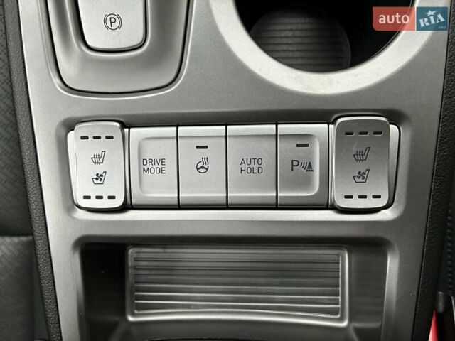 Серый Хендай Kona Electric, объемом двигателя 0 л и пробегом 78 тыс. км за 19500 $, фото 65 на Automoto.ua